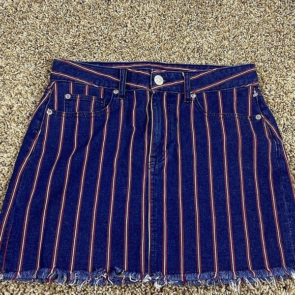 AMERICAN EAGLE Denim Mini Skirt Size 8 Hi-Rise Super‎ Stretch Striped Blue Jean - Picture 1 of 6
